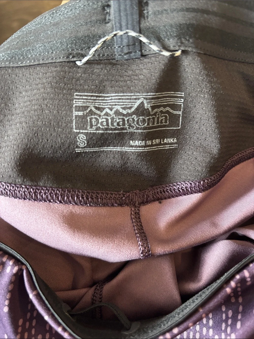 Patagonia Endless Run Tights — Purple Piton small with pocket